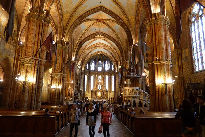 Private Buda Castle Walking Tour with Cake and Matthias Church - Buda Castle: two hours among rebuilt walls and royal stories