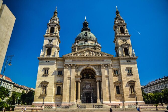 Private Budapest Christmas Market Tour with Chimney Cake & Mulled Wine - Key points at a glance
