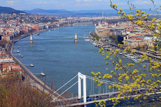 Private Budapest City Tour by Car - Buda Castle and the old streets