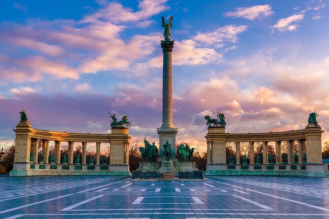 Private Budapest City tour with Classic Russian Jeep or G-Wagon! - Chain Bridge, Parliament, and the Pest side