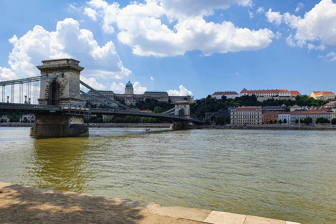 Private city tour by van - Why a private van makes sense in Budapest