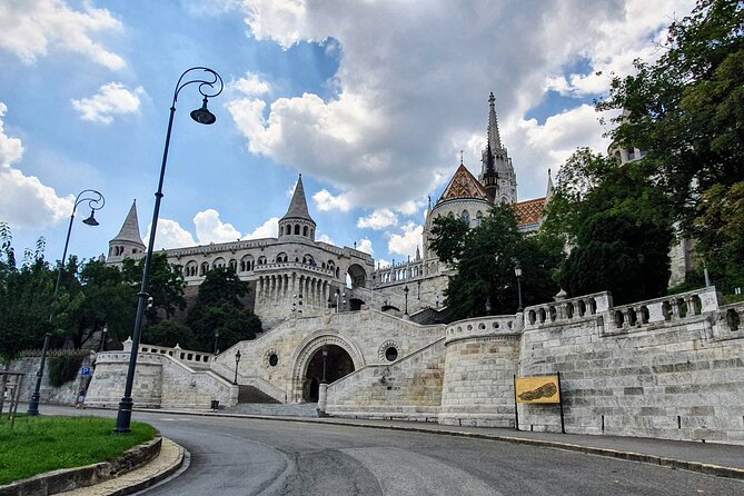 Private city tour by van - Hungarian National Museum and the limits of a short visit