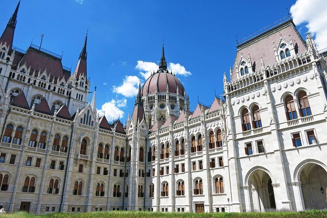 Private City Tour in Budapest 6 hours - What the private vehicle adds