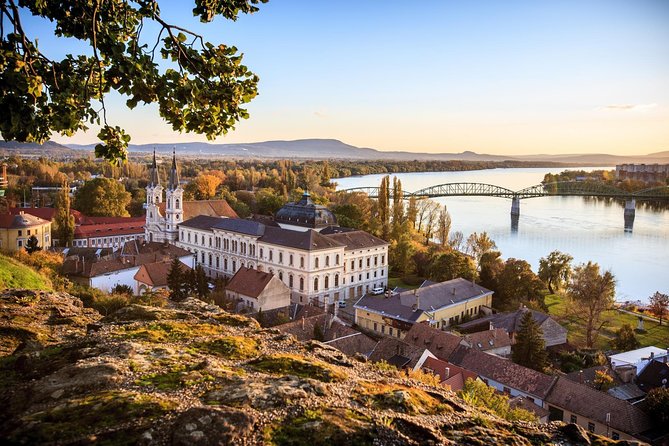 Private Danube Bend Experience with a comfortable air conditioned car - Lunch at a Hungarian restaurant, paid separately