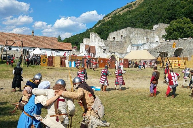 Private Guided Tour to Szentendre & Visegrád Castle (Danube Bend) - Food, shopping, and the half-day tradeoff