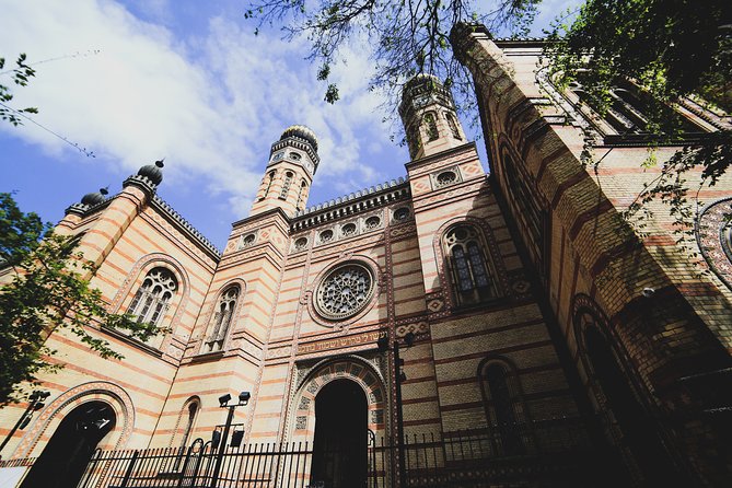 Private Jewish Heritage Tour of Budapest with Local Expert - Erzsébetváros, Dob Street, and Kazinczy Street