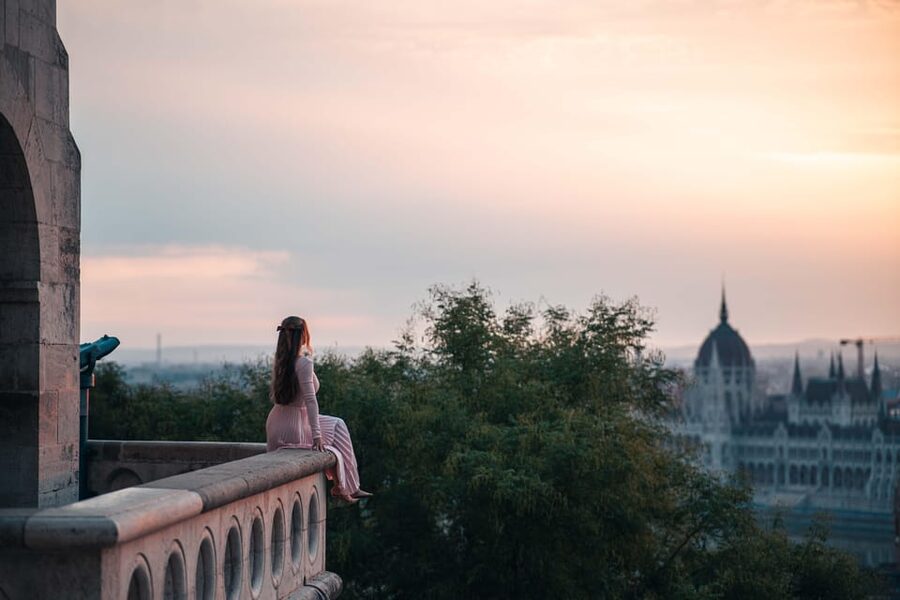 Private photography photo session at Fisherman Bastion - Stop two: Hunyadi János út