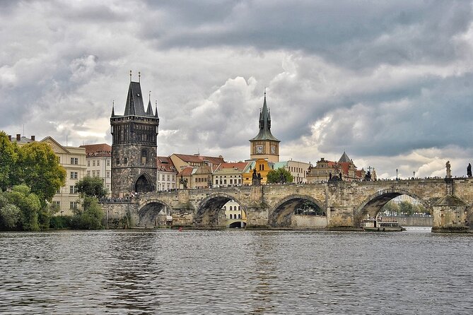 Private Transfer from Budapest to Prague with 2 hours for sightseeing - Is $439.50 per person good value?