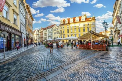 Private Transfer from Budapest to Prague with 2 hours for sightseeing