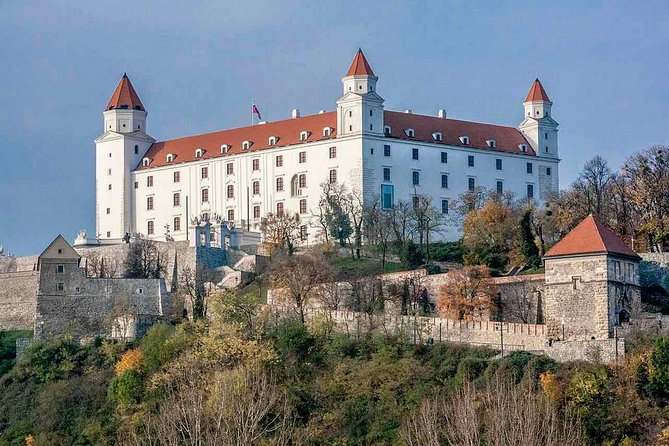 Private Transfer from Budapest to Vienna with a great guided tour in Bratislava - Why this Budapest to Vienna transfer makes sense
