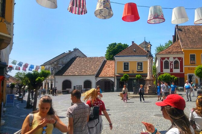 Scenic Danube River bend hills & the Art Town: Private Car Tour - Szentendre: a small town made for wandering