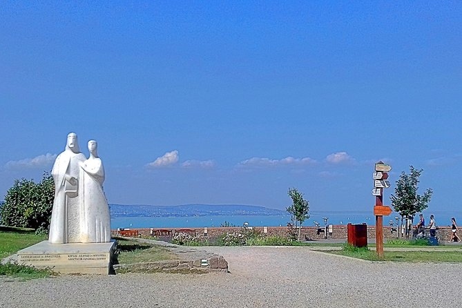 See the Hungarian Sea: Lake Balaton - Arriving in Balatonfüred by sightseeing train