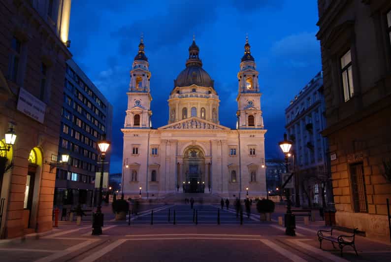 St. Stephen's Basilica: VIP Concert & After Hours Dome Visit - The chapel of the Holy Right Hand