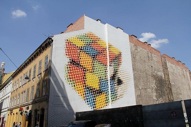 Street Art Tour Budapest - Reading the Jewish Quarter one wall at a time