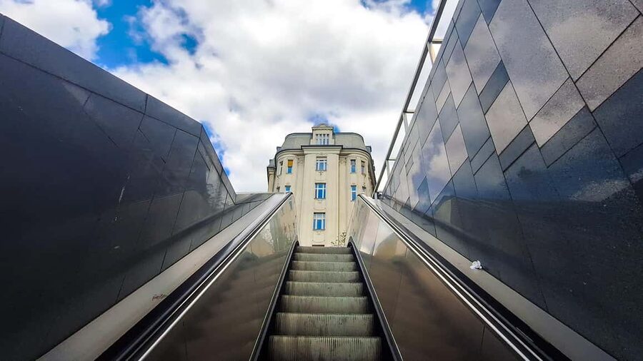 Street photography with your smartphone, tour of Budapest - The metro ride: a change of pace and subject