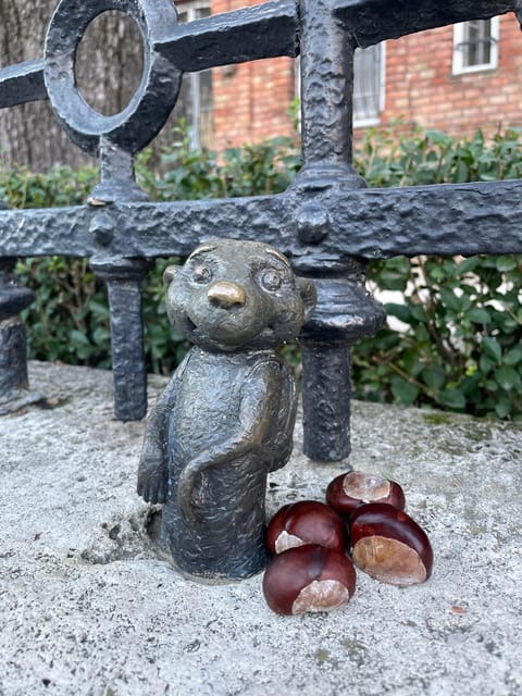 Tiny Sculptures, Big Stories: Kolodko mini statue tour - Meet the tiny bronze characters at New York Café