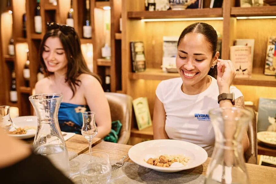 Tipsy Guided Food Tour with Drinks Included in Budapest - Key points at a glance