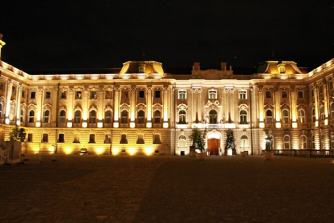True Crime Walking Tour in the Buda Castle district - Joe’s storytelling is the main reason to book