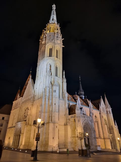 True Crime Walking Tour in the Buda Castle district - Three lesser-known stops between the landmarks