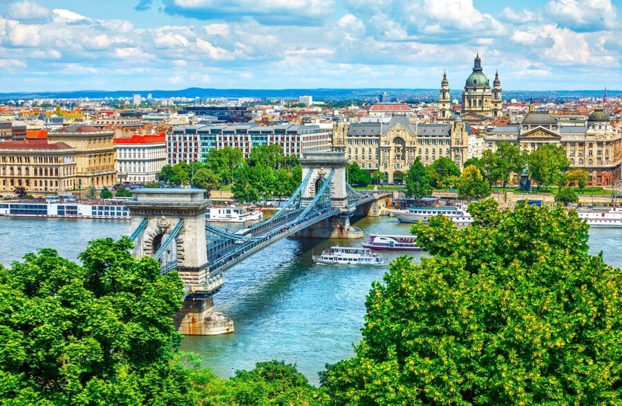Vienna: Budapest Day Trip - Fisherman’s Bastion and the Danube view