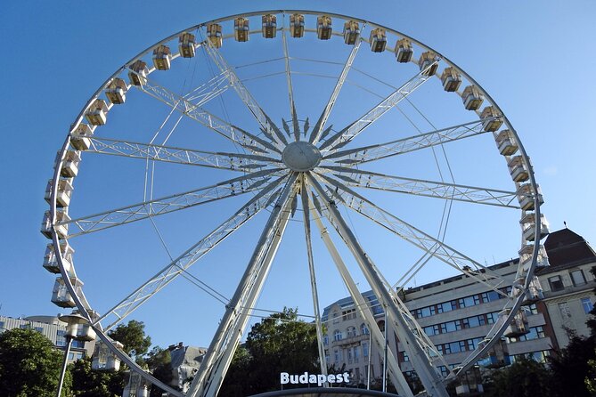 Walking Tour Budapest incl. the Shoes on the Danube Bank - Squares, shopping streets, and Budapest folklore